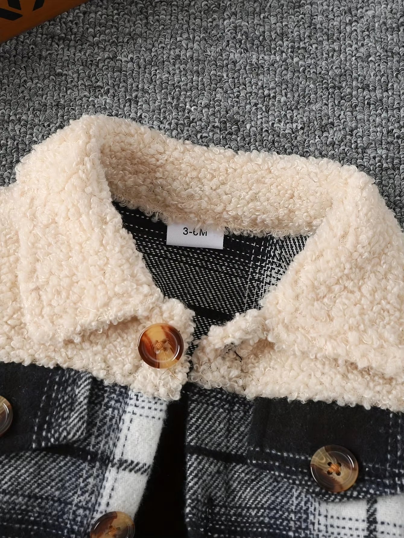 Baby Boy Fashionable and Simple Long Sleeved Plaid Patchwork Plush Jacket for Autumn and Winter